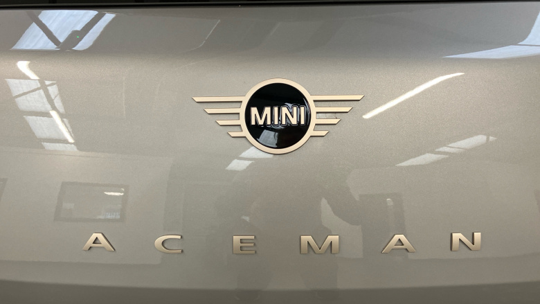 MINI Aceman 135kW E Classic 43kWh 5dr Auto Electric Hatchback